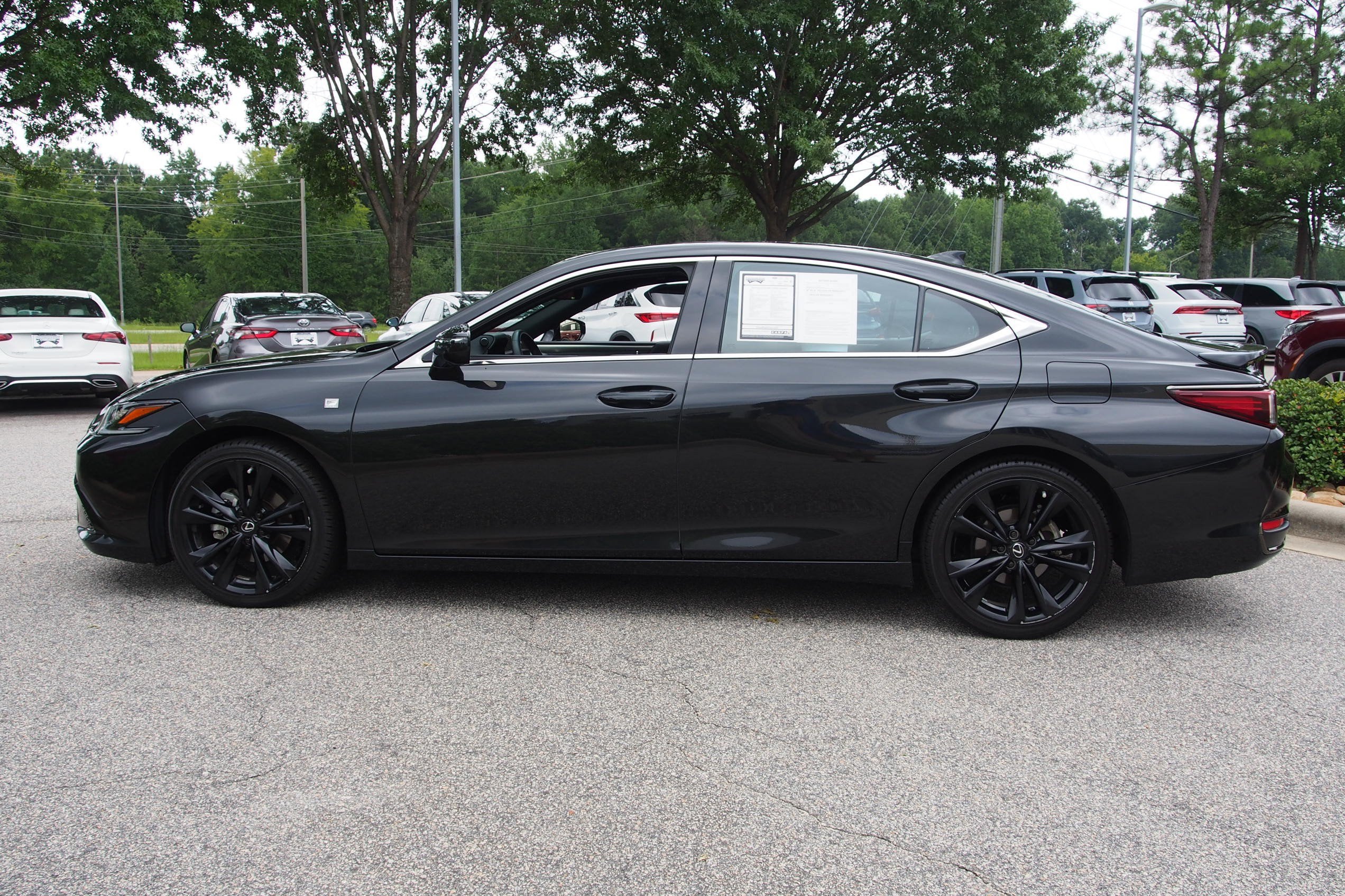 2024 Lexus ES ES 300h F SPORT Handling