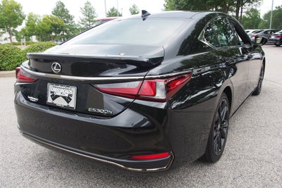 2024 Lexus ES ES 300h F SPORT Handling