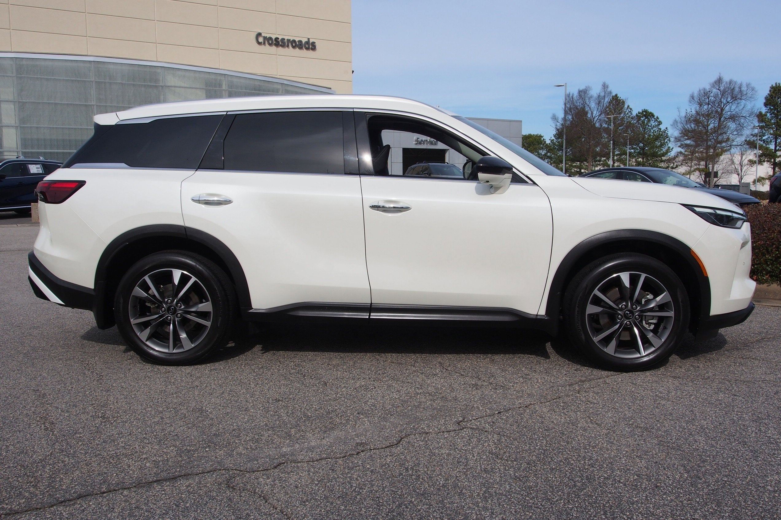 2025 INFINITI QX60 LUXE