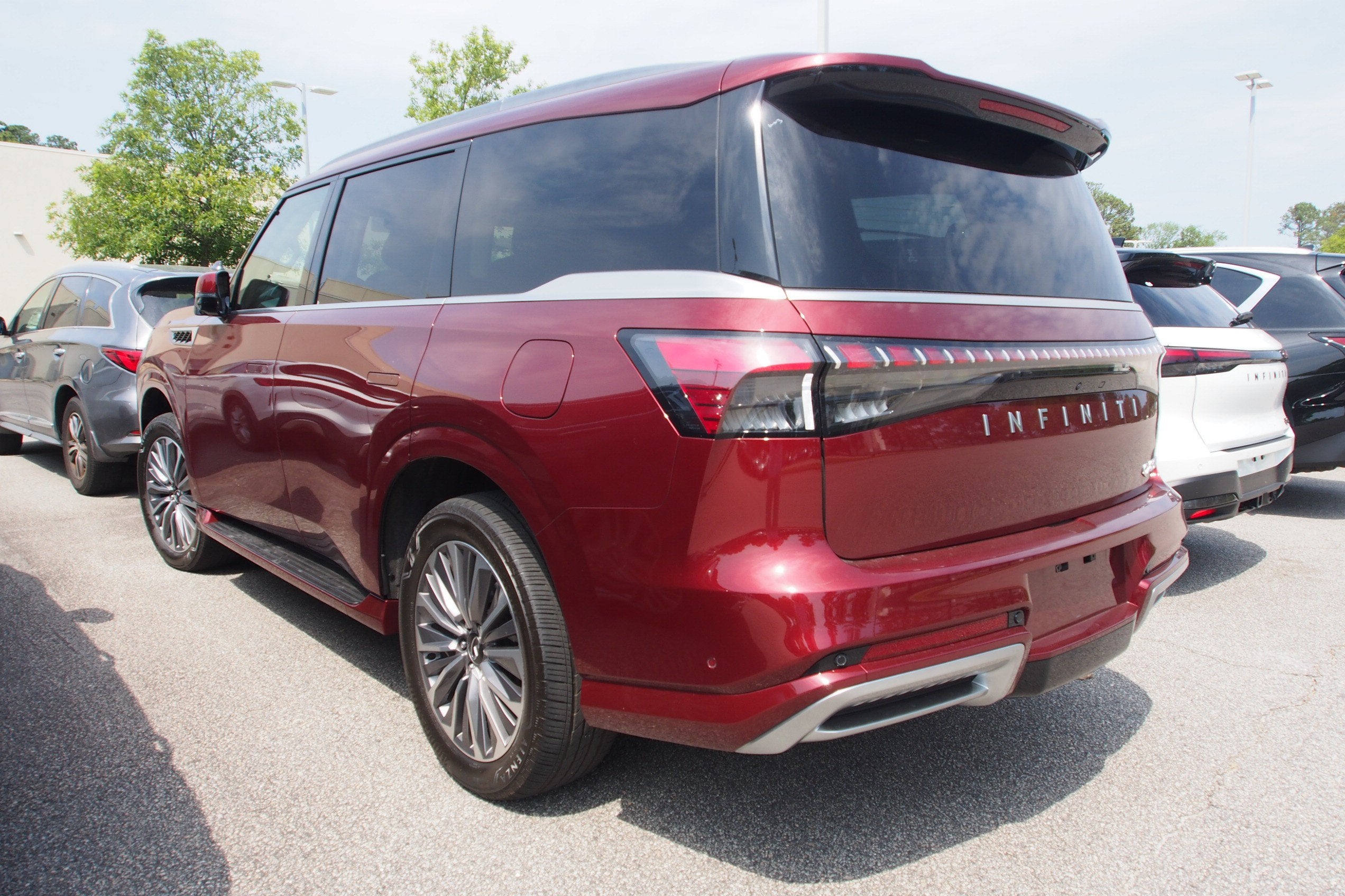 2025 INFINITI QX80 SENSORY