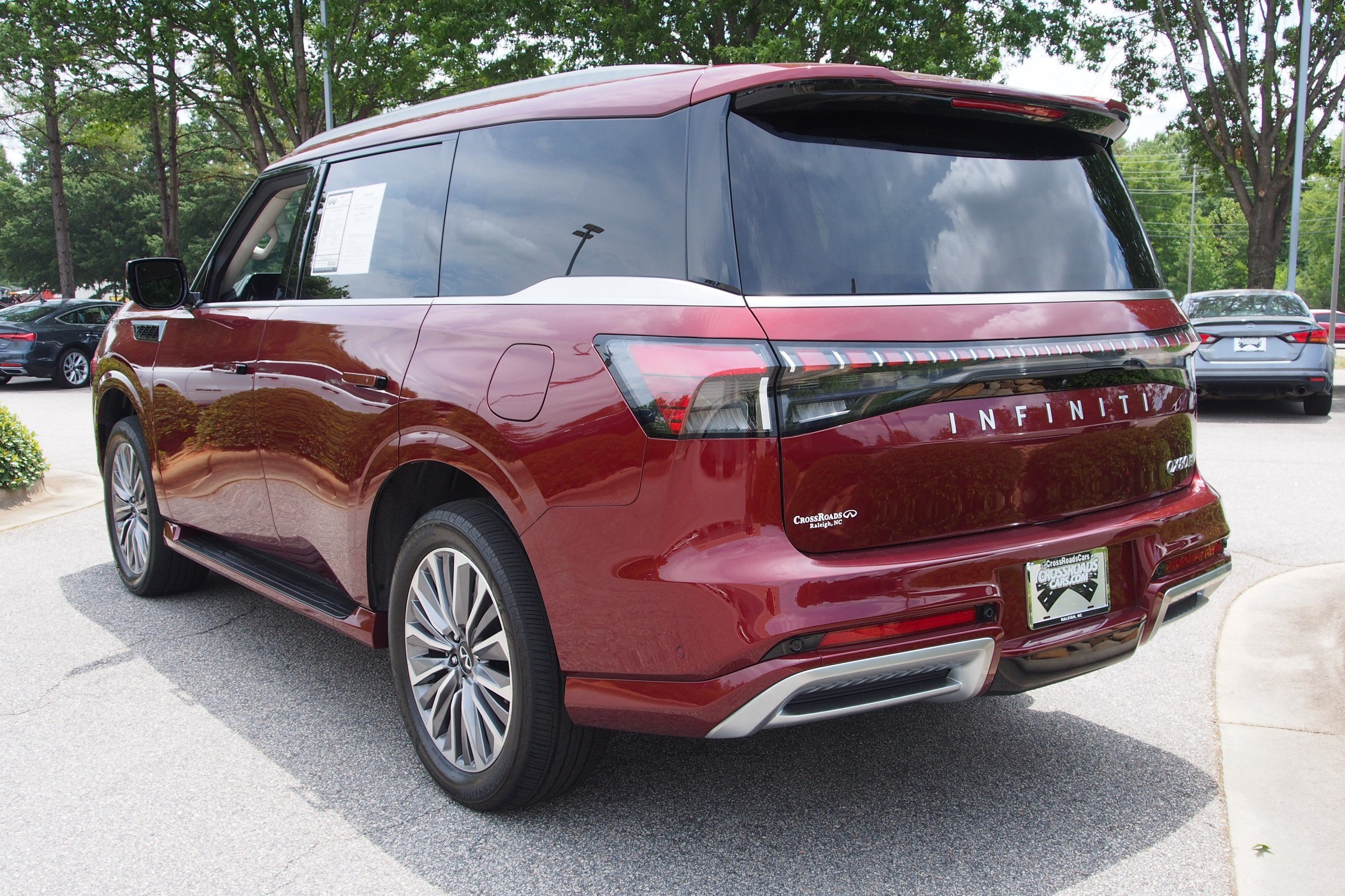 2025 INFINITI QX80 SENSORY