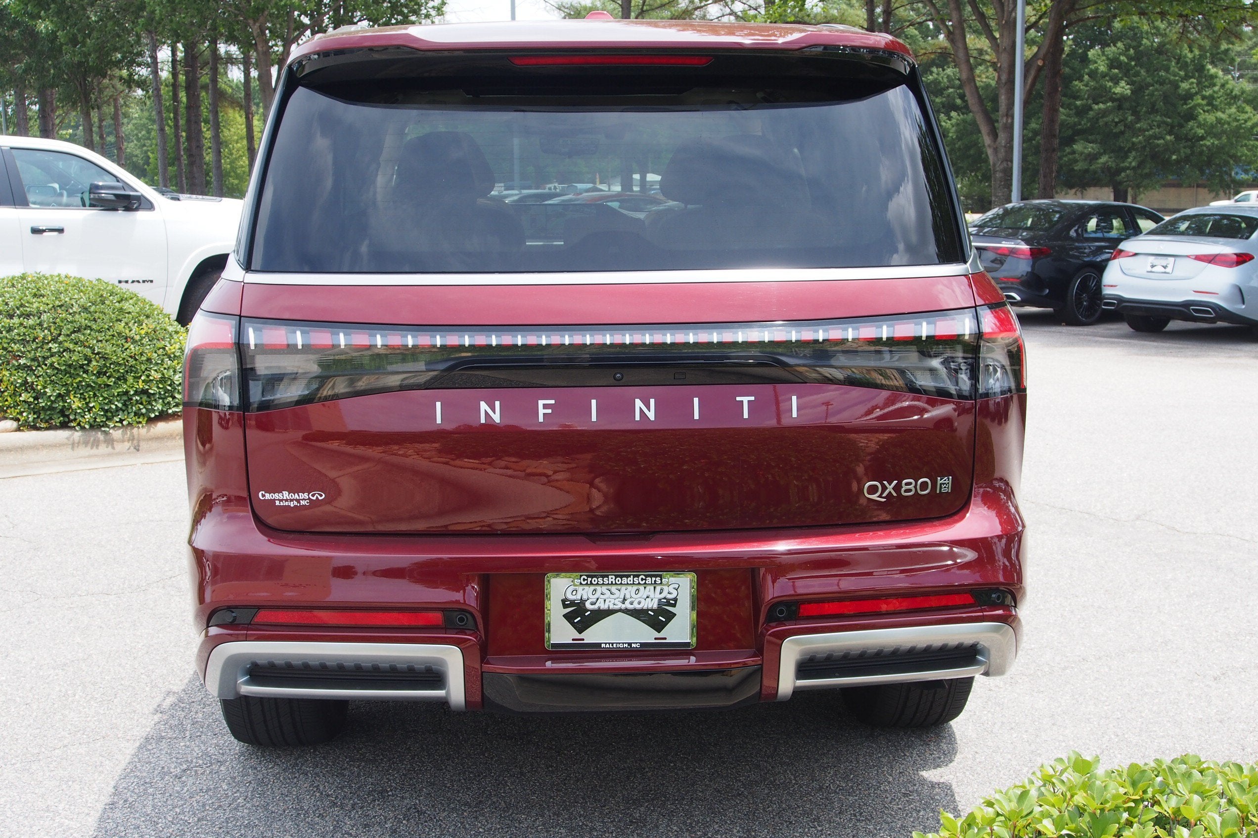 2025 INFINITI QX80 SENSORY