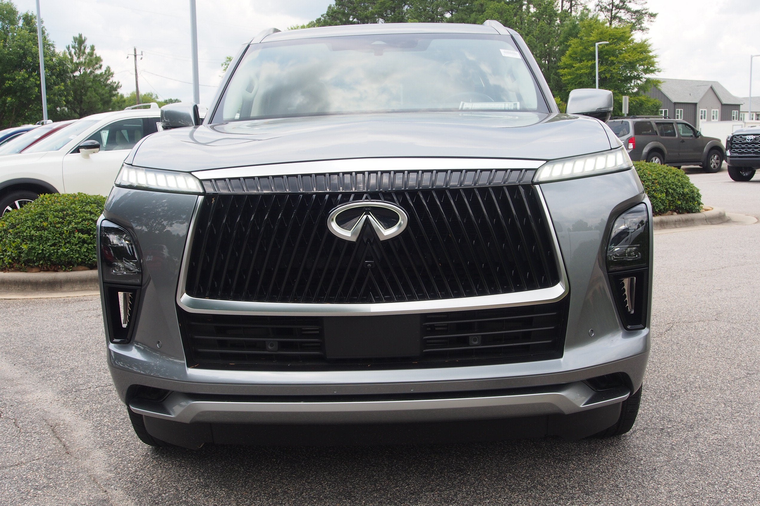 2025 INFINITI QX80 SENSORY