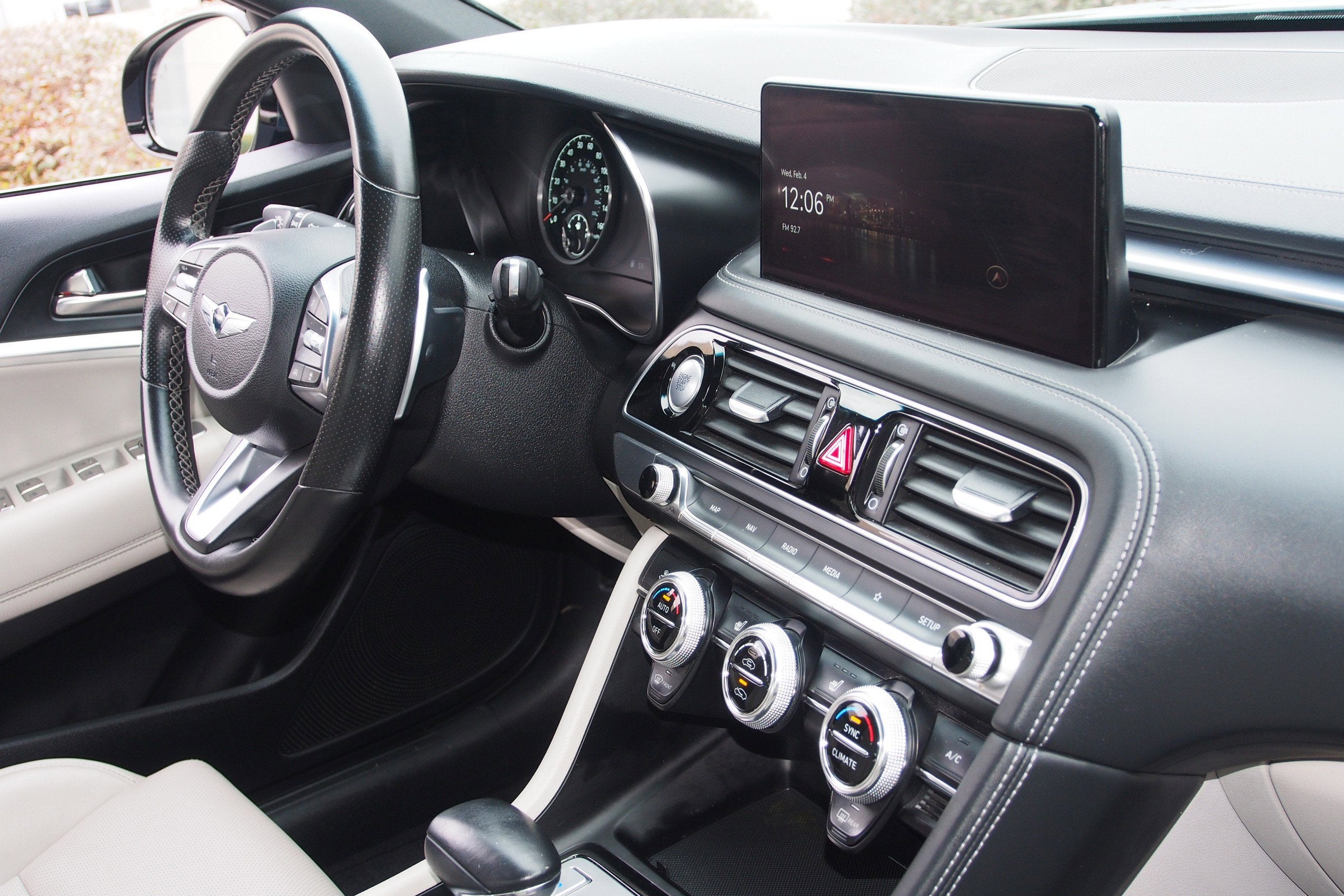 2022 Genesis G70 2.0T