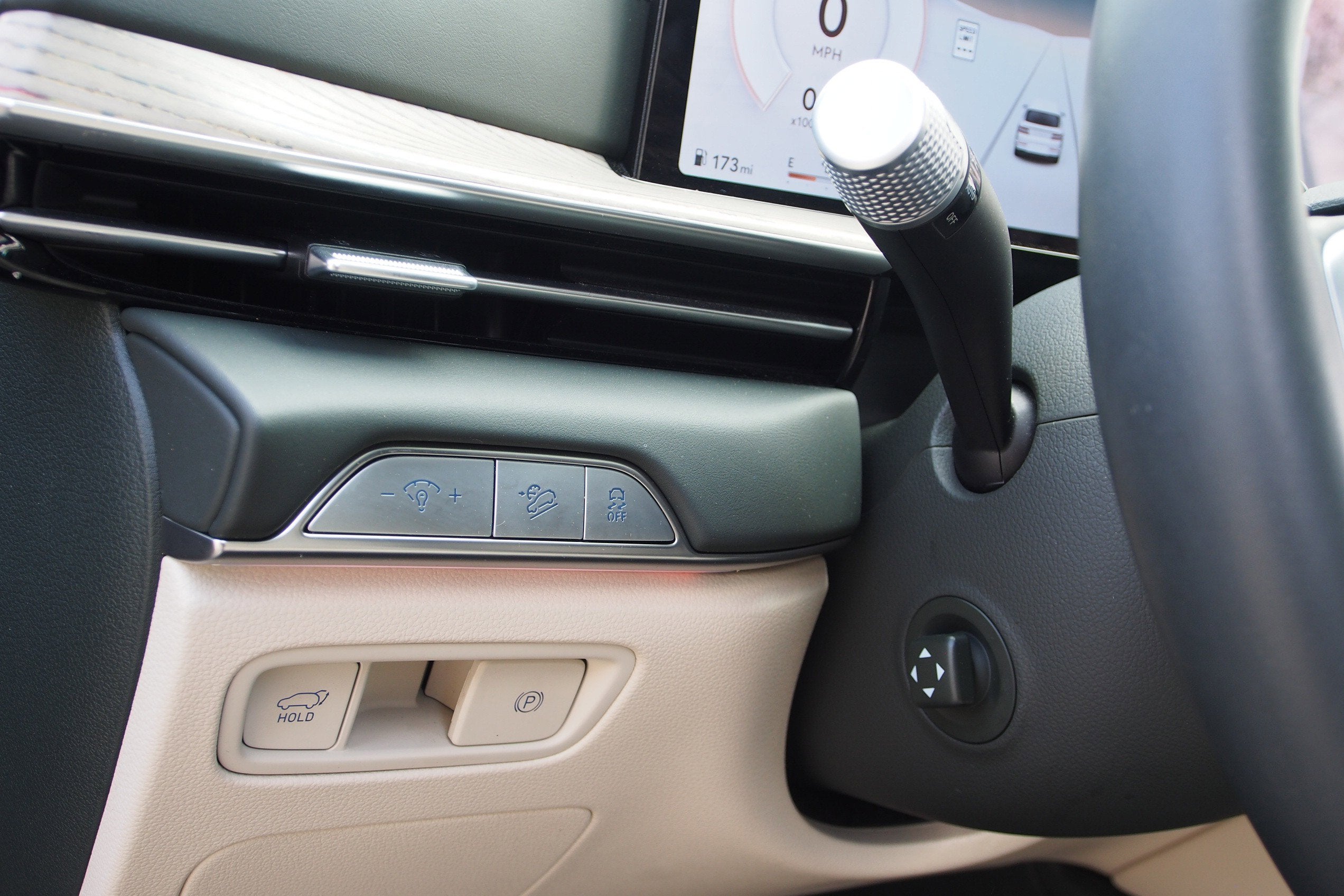 2025 Genesis GV80 Select