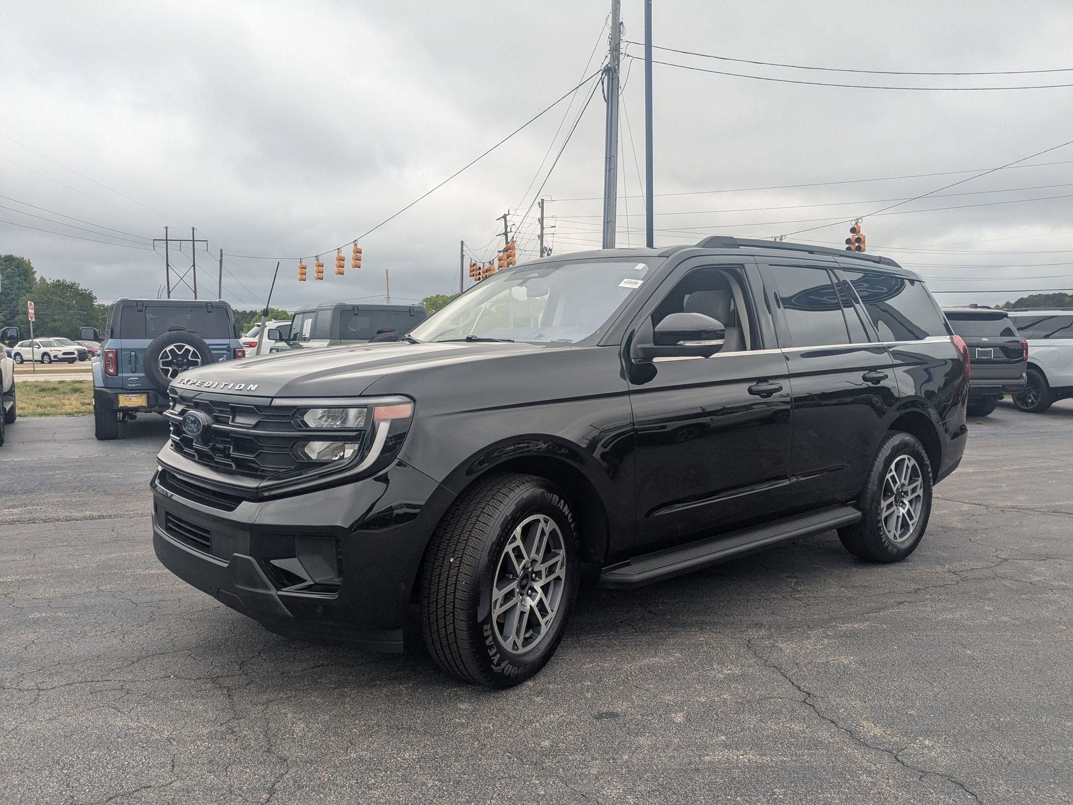 2025 Ford Expedition Active