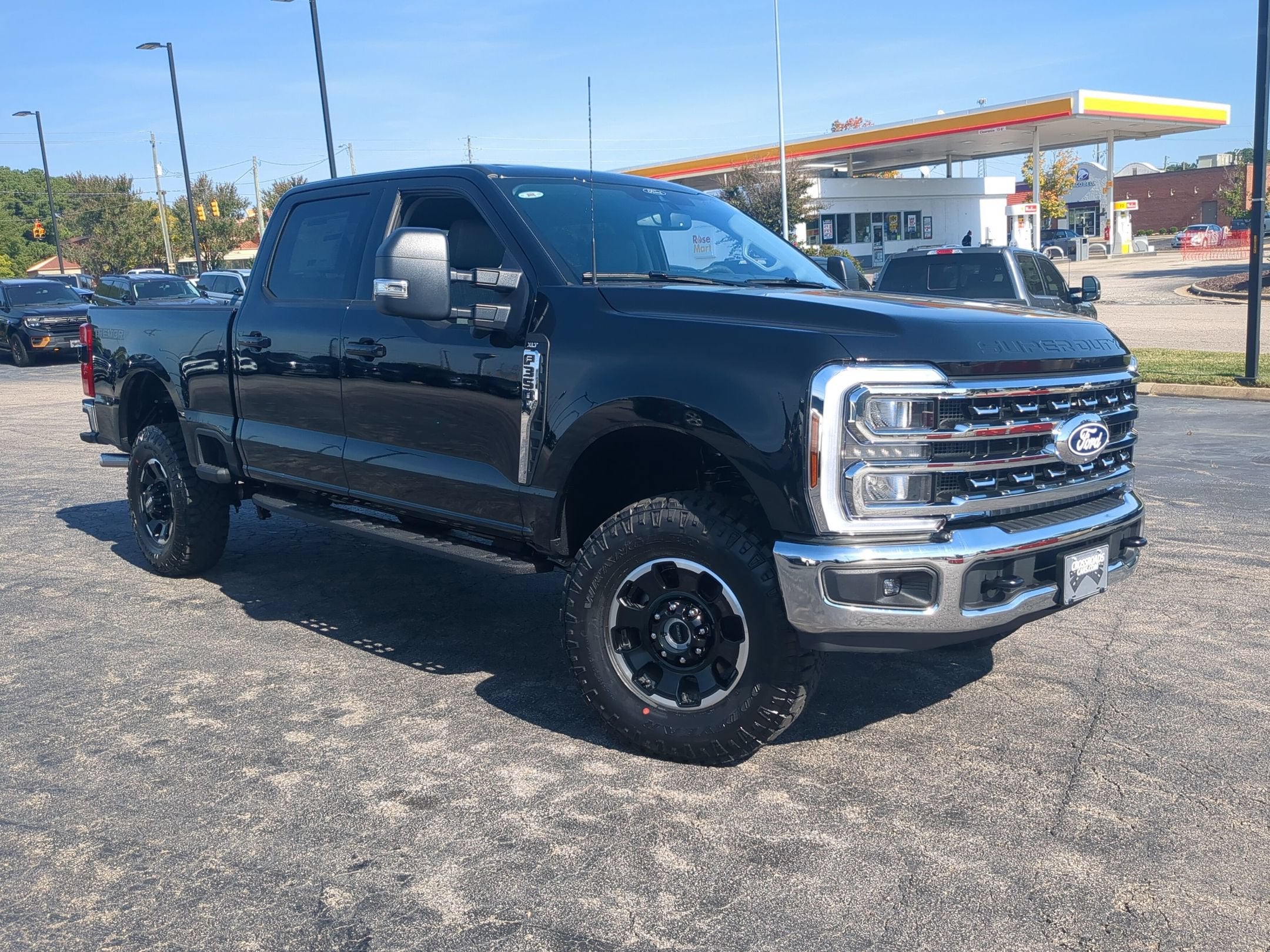 2027 Ford Super Duty F-350 SRW XLT