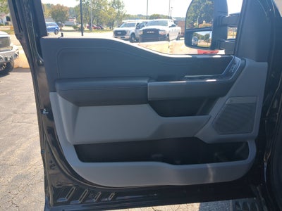 2027 Ford Super Duty F-350 SRW XLT