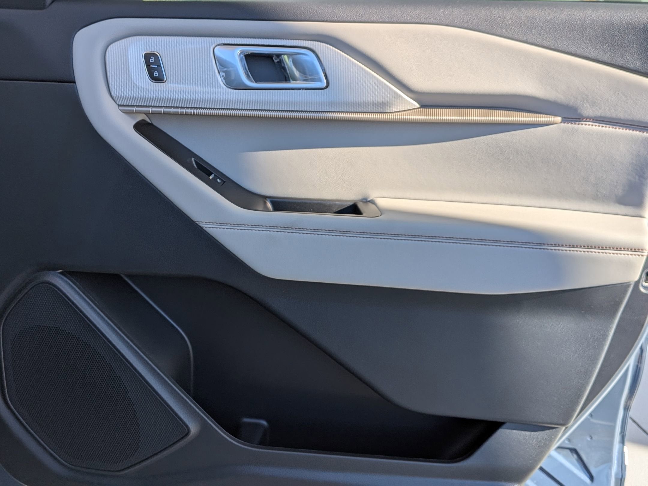 2026 Ford Explorer Active w/100A Pkg