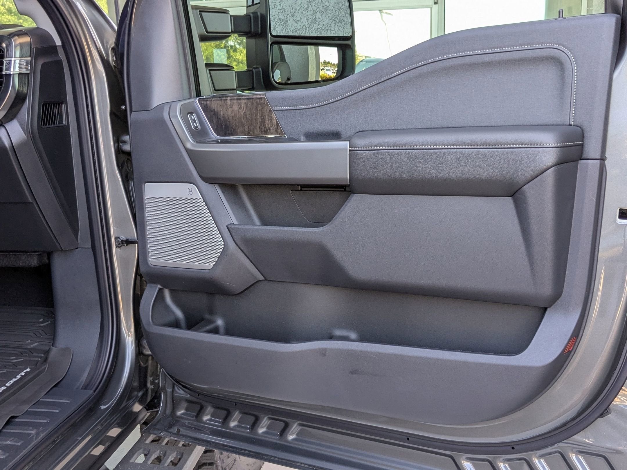 2025 Ford Super Duty F-350 SRW LARIAT