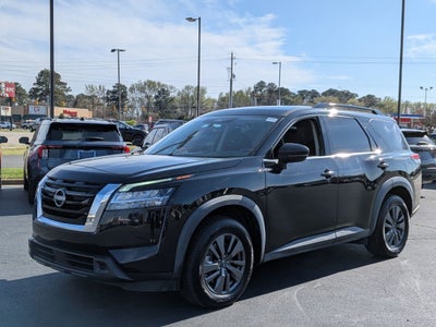 2022 Nissan Pathfinder SV