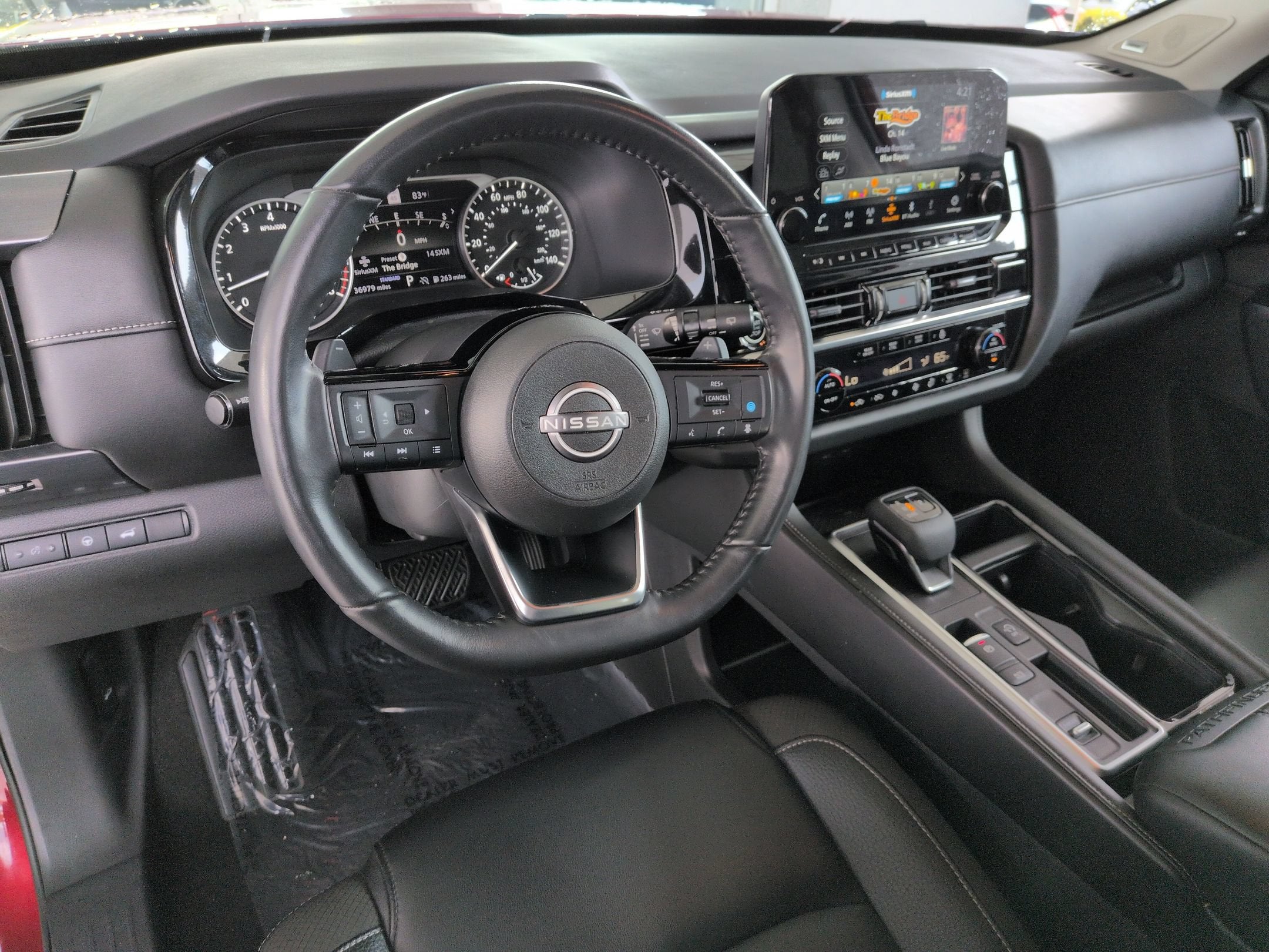 2024 Nissan Pathfinder SL