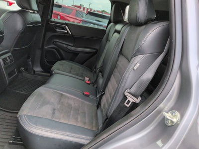 2023 Mitsubishi Outlander SE