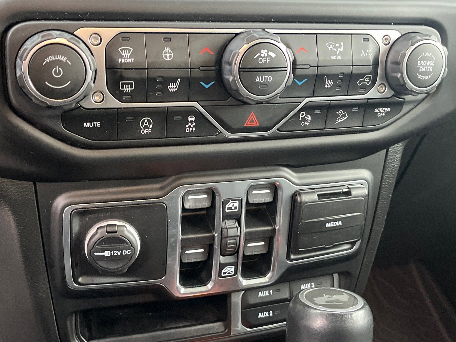 2020 Jeep Wrangler Unlimited Sahara Altitude