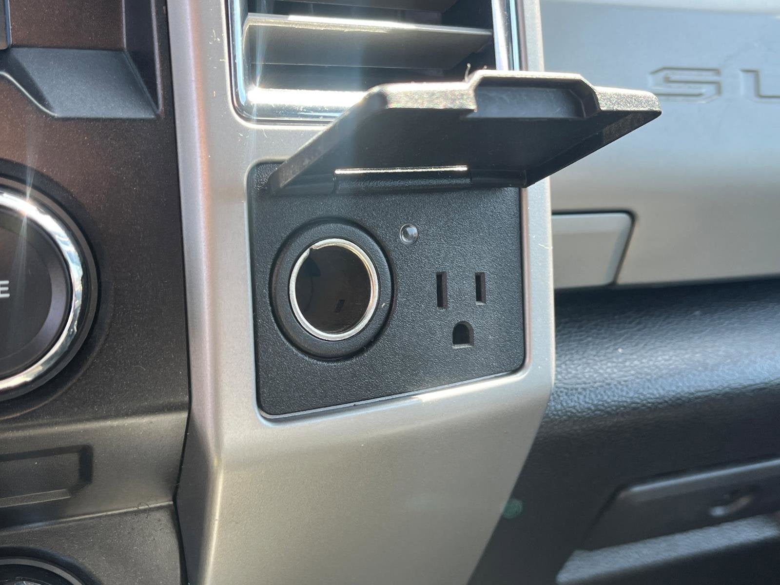 2017 Ford Super Duty F-350 DRW Lariat