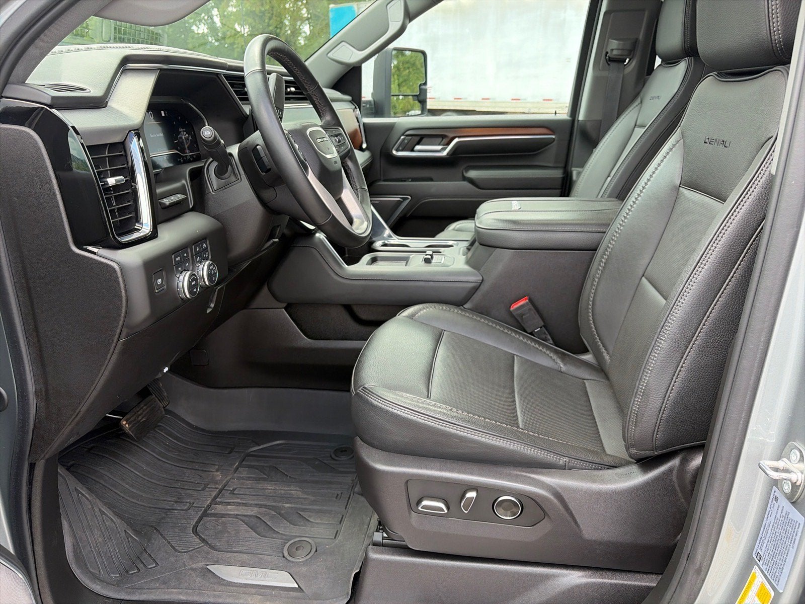 2024 GMC Sierra 2500HD Denali